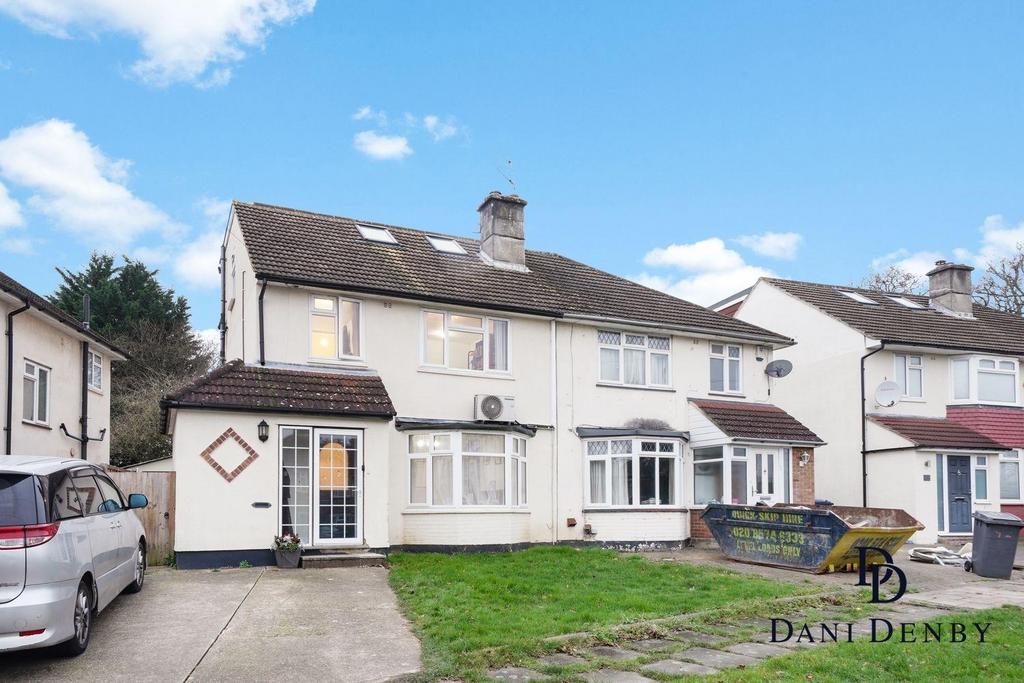 Fairmead Crescent, Edgware HA8 4 bed semidetached house for sale £