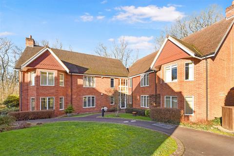 2 bedroom flat for sale, Dunwood Court, Sherfield English, Romsey, Hampshire