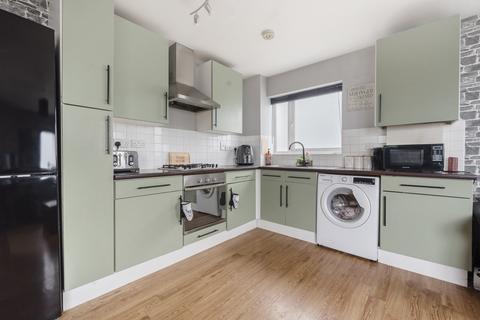 1 bedroom flat for sale, Middle Crockerford, Basildon, SS16