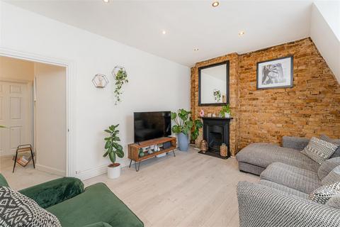 1 bedroom flat for sale, Queen Annes Place, Enfield