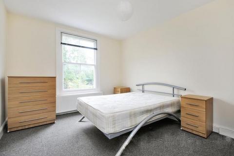 2 bedroom flat to rent, Exeter Road, London, NW2