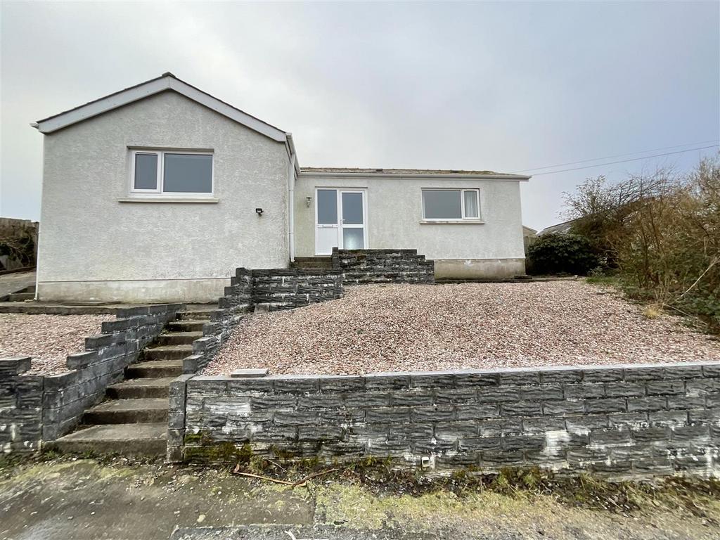 Gors Goch Road, Lower Brynamman, Ammanford 3 bed detached bungalow for
