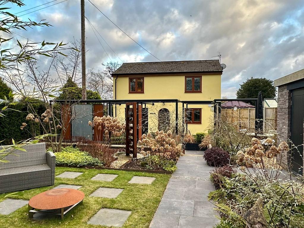Cobhall Common, Allensmore, Hereford, HR2 3 bed semidetached house for