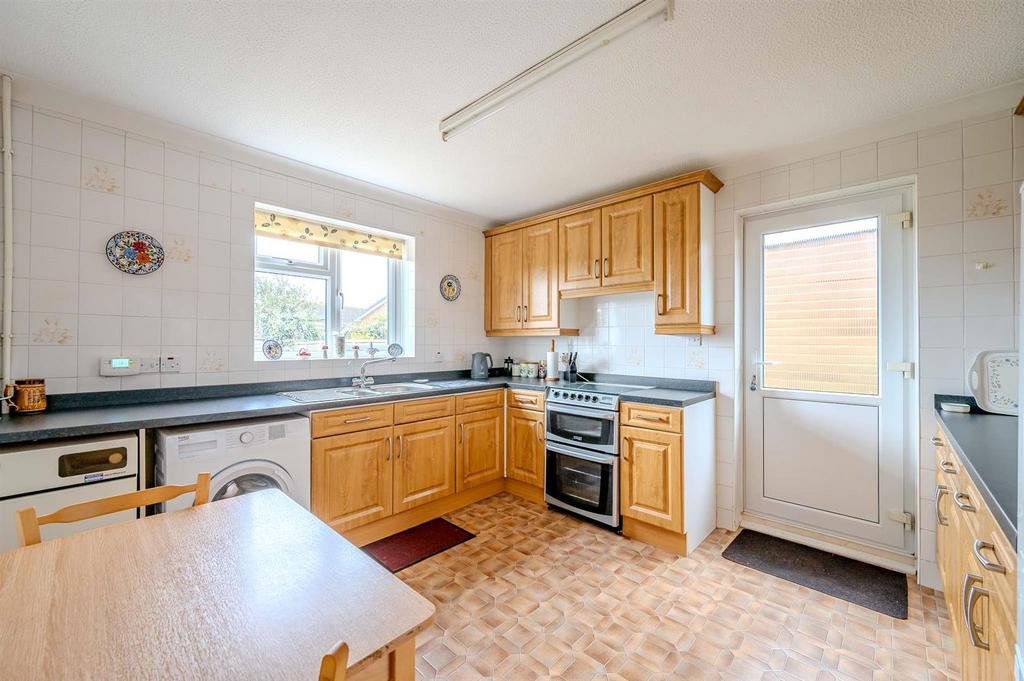 North Way, Seaford 3 bed detached bungalow for sale £425,000