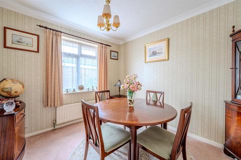 104 North Way, Seaford, BN25 3JW