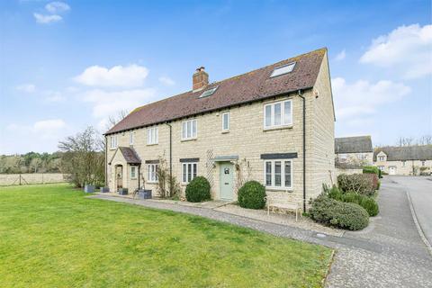 29 Birch Drive, Bradwell Village, Burford, OX18 4XH