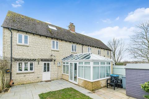 29 Birch Drive, Bradwell Village, Burford, OX18 4XH