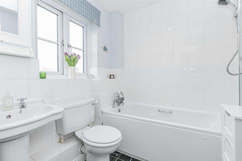 29 Birch Drive, Bradwell Village, Burford, OX18 4XH