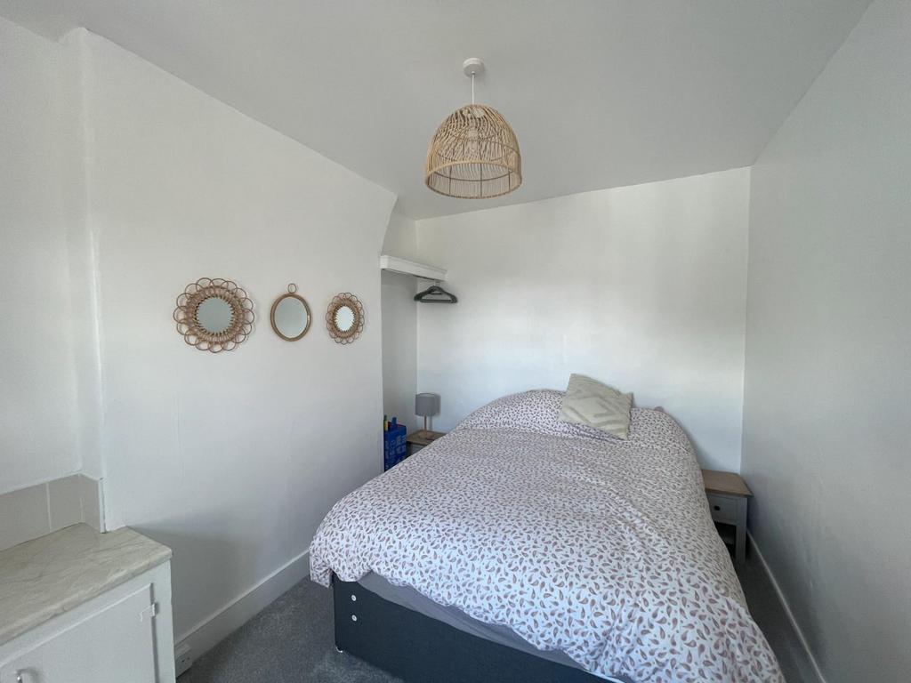 Bedroom (4).jpg