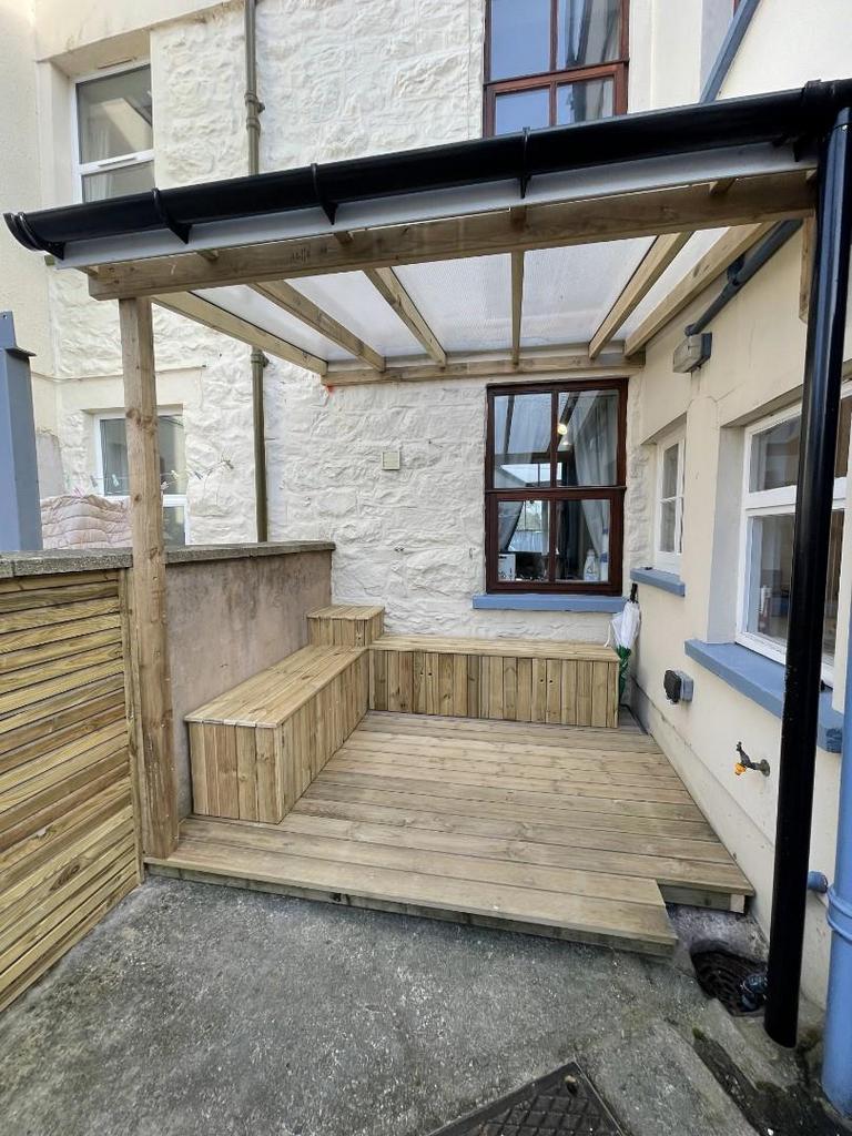 Back Garden Decking.jpg