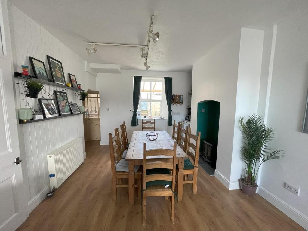 Dining Room.jpg