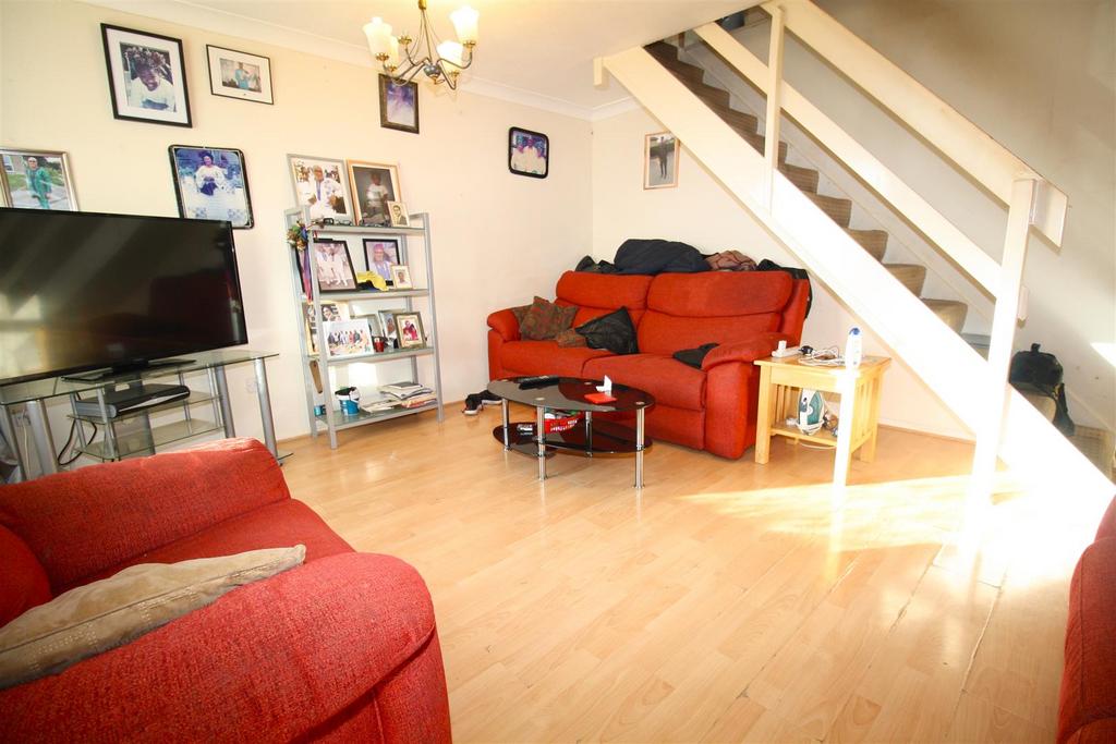 Bushy Close, Bletchley, Milton Keynes 3 bed end of terrace house for sale £250,000