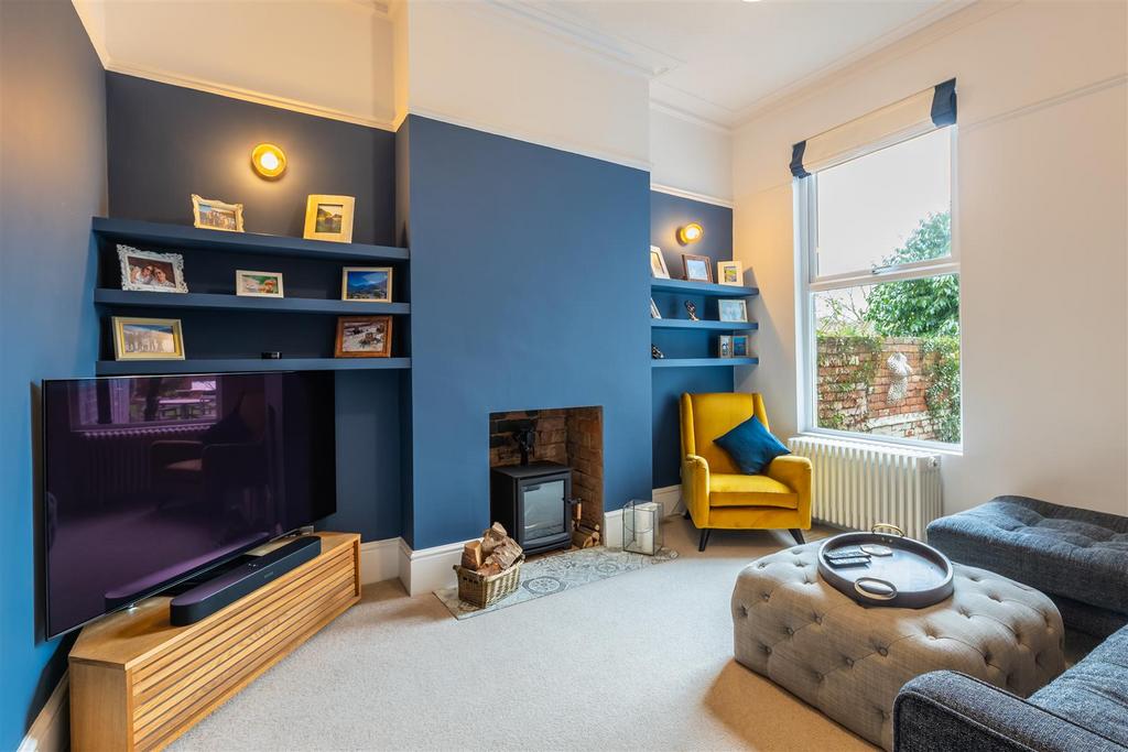 Sitting room-1.jpg