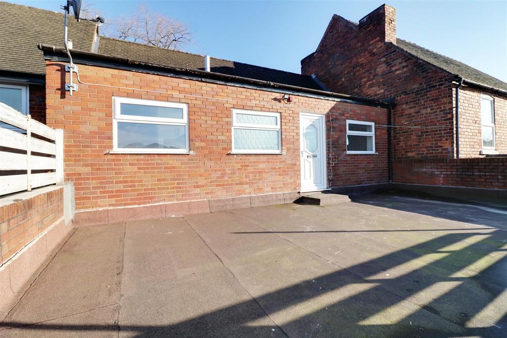 High Street, Pelsall, Walsall 2 bed flat £695 pcm (£160 pw)