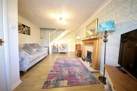 3 bedroom semi-detached house for sale - Coltman Close, Beverley