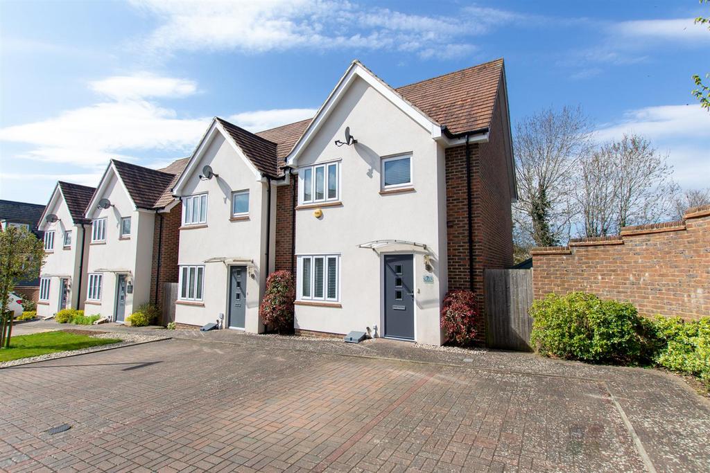Brambling Way, Burgess Hill 2 bed house for sale £385,000