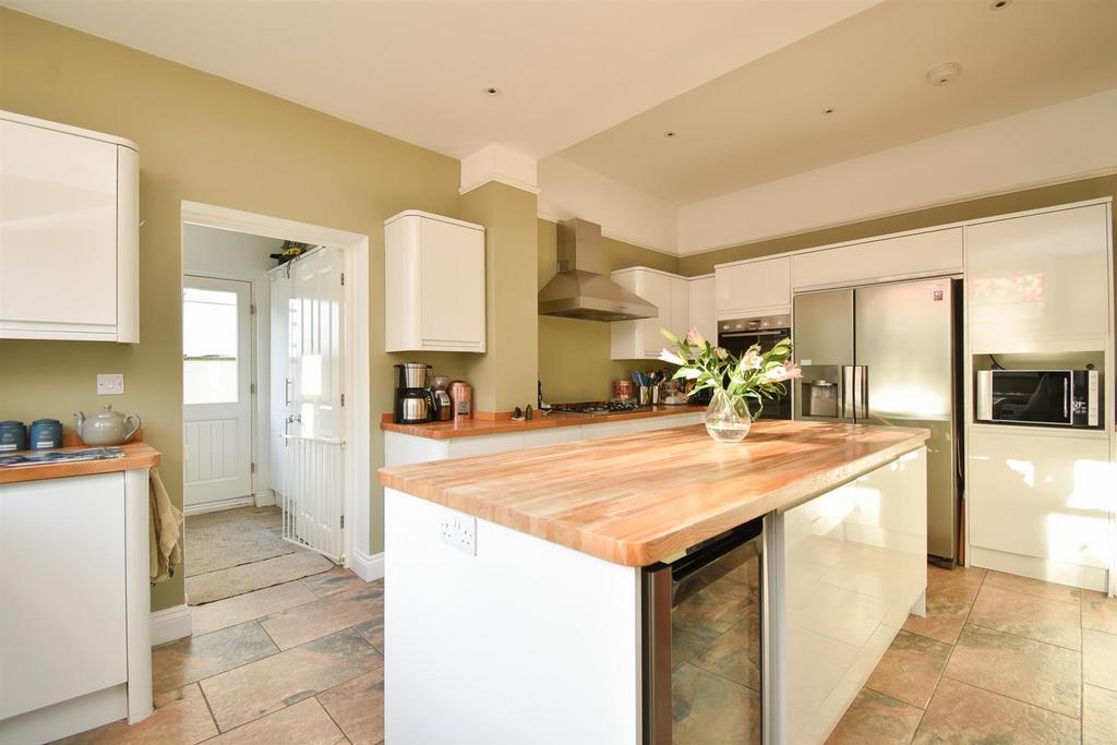 Kitchen and dining room