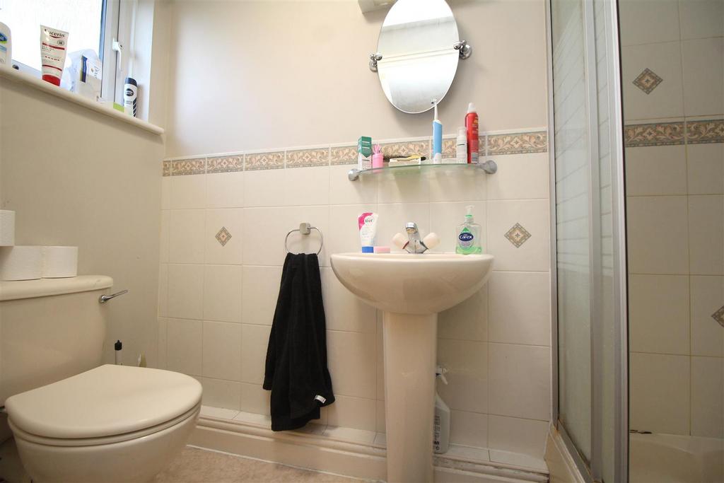 Ensuite .JPG