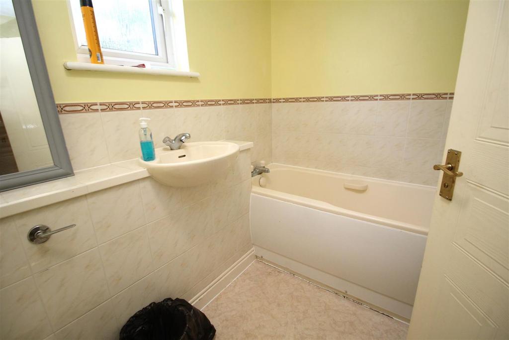 Bathroom .JPG