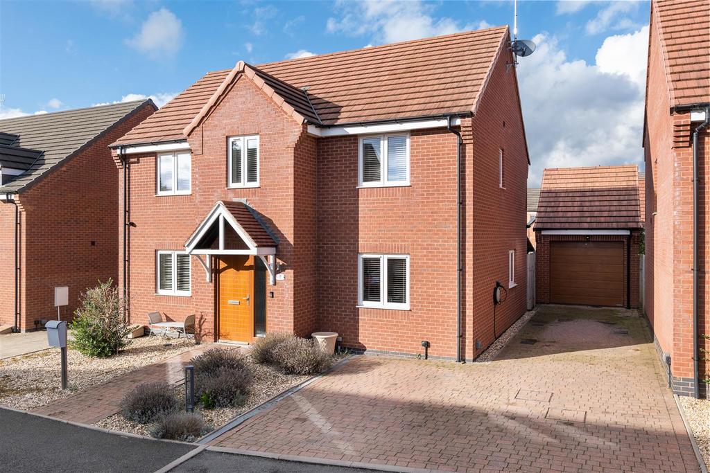 Queen Elizabeth Way, BidfordOnAvon 4 bed detached house for sale £
