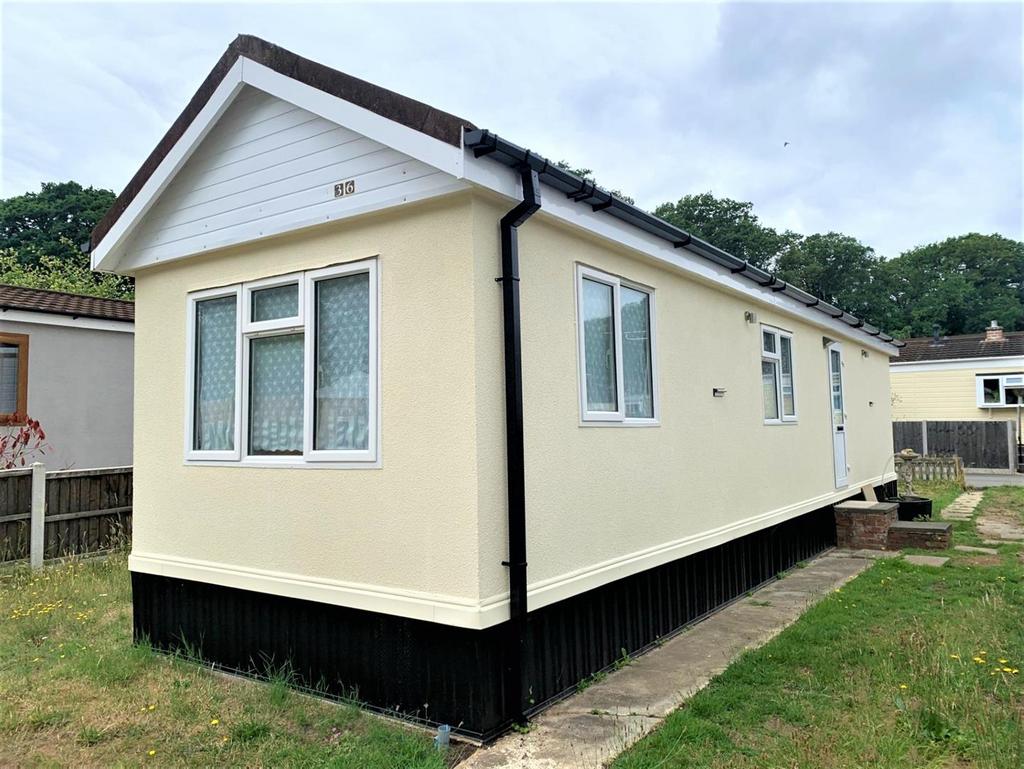 Warren Farm Home Park, Warren Lane, Woking 2 bed park home for sale £134,950