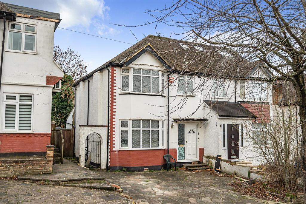 Warwick Avenue, Edgware 3 bed semidetached house for sale £650,000