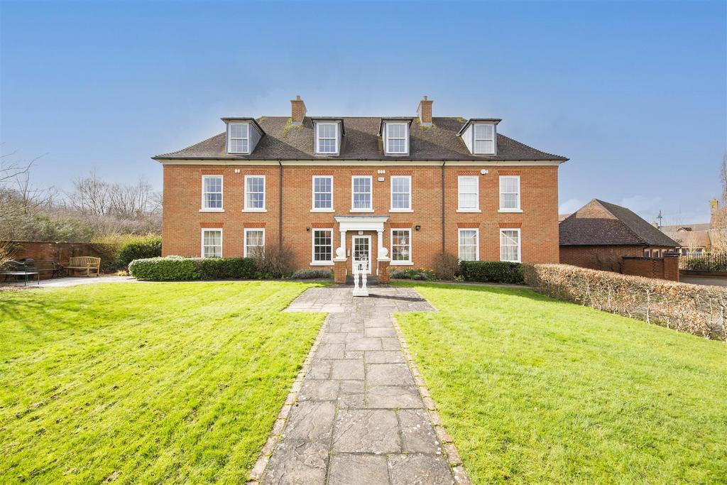 Bancroft Lane, West Malling ME19 2 bed apartment £400,000
