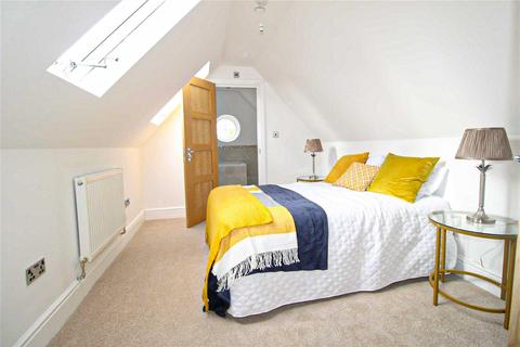 3 bedroom semi-detached house for sale, Sedlescombe Road South, St. Leonards-on-sea