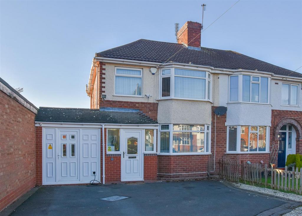 69 Fancourt Avenue, Wolverhampton 3 bed semidetached house £305,000