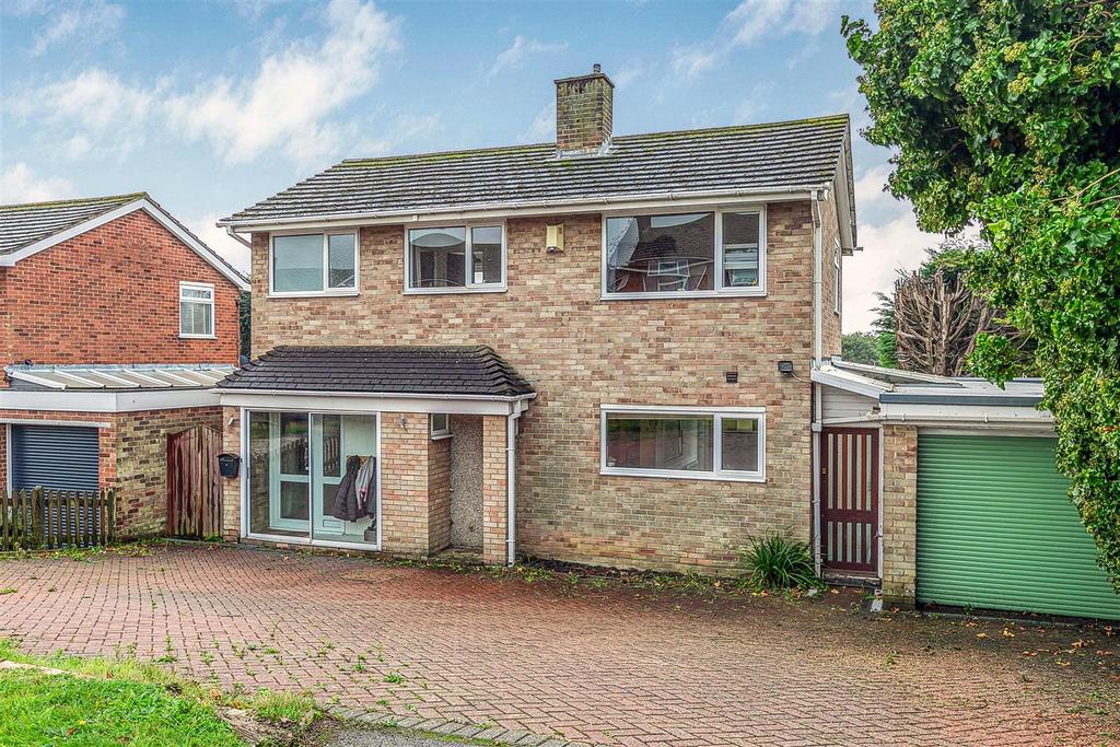 Elphinstone Gardens, Hastings 3 bed detached house for sale £465,000