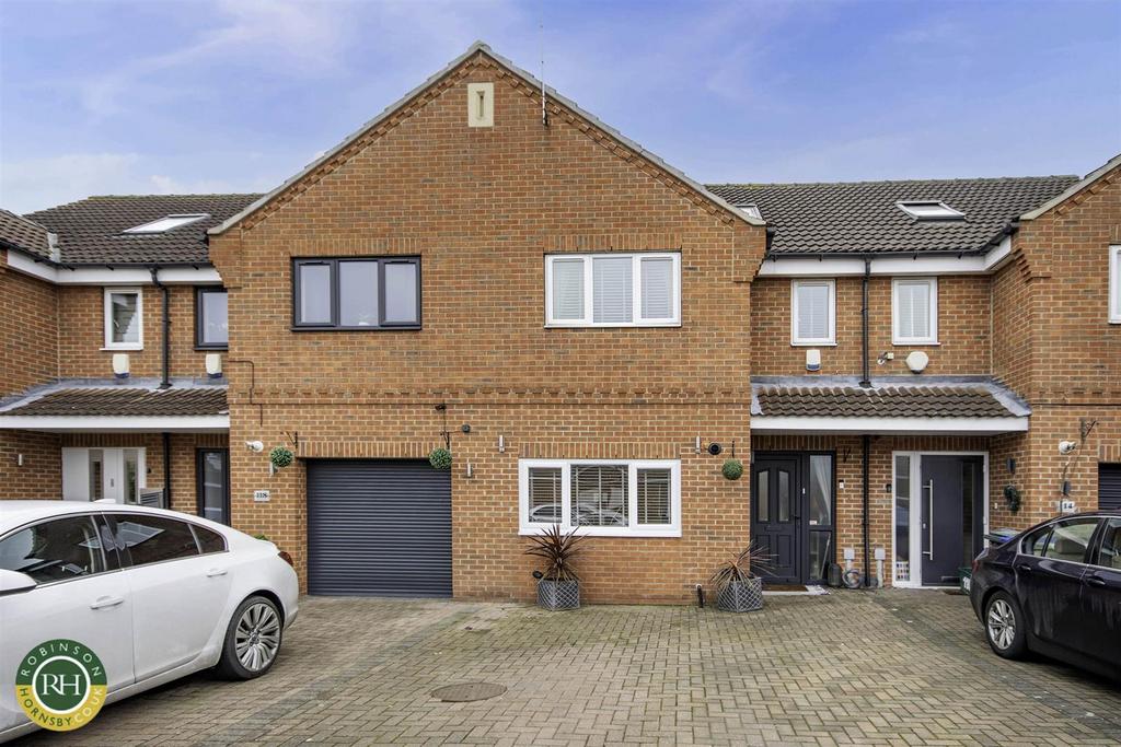 Westerdale Road, Scawsby, Doncaster 4 bed terraced house for sale £240,000