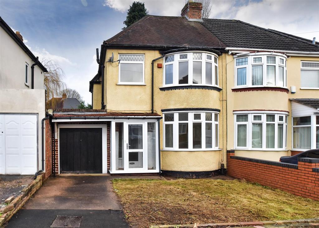 68 Burland Avenue, Claregate, Wolverhampton 3 bed semidetached house