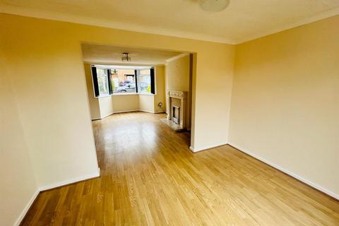 3 bedroom semi-detached house to rent - 48 Derby Avenue, Claregate, Wolverhampton, WV6 9JR