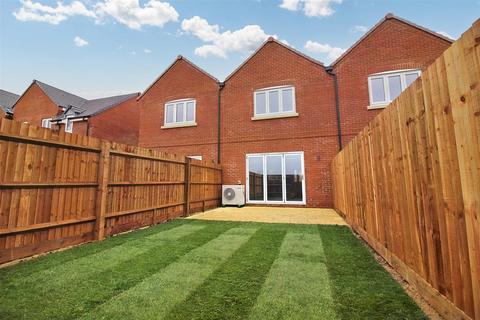 2 bedroom terraced house for sale, Station Road, Quainton