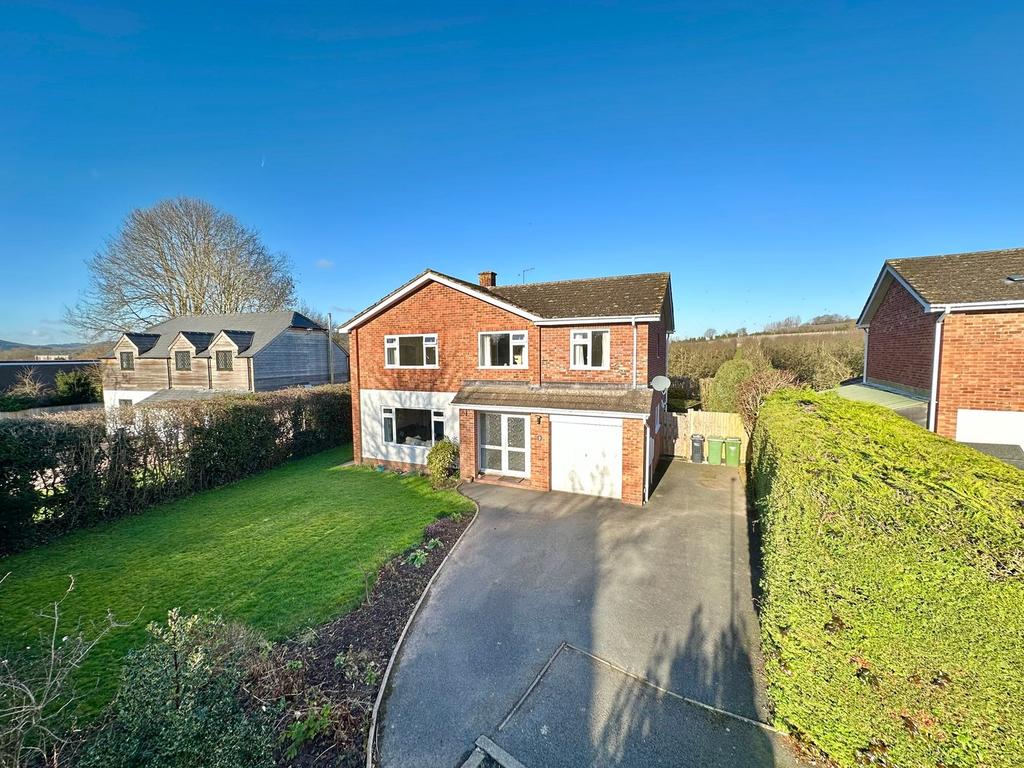 Bakers Furlong, Burghill, Hereford, HR4 5 bed detached house £495,000