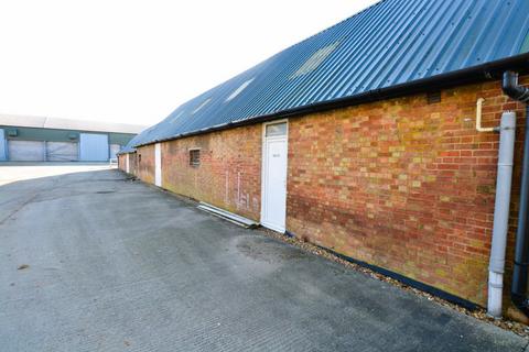 Storage to rent, Ledburn, Leighton Buzzard, Bedfordshire