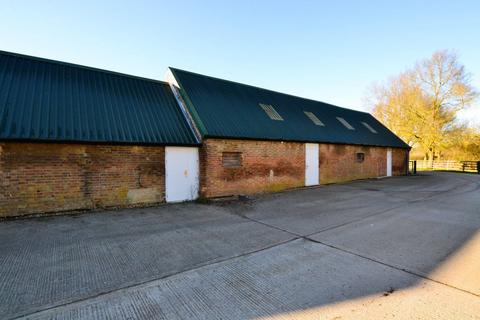 Storage to rent, Ledburn, Leighton Buzzard, Bedfordshire