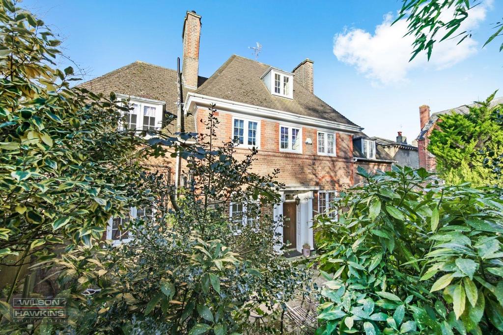 Waldron Road, Harrow on The Hill HA1 5 bed detached house for sale £1,500,000