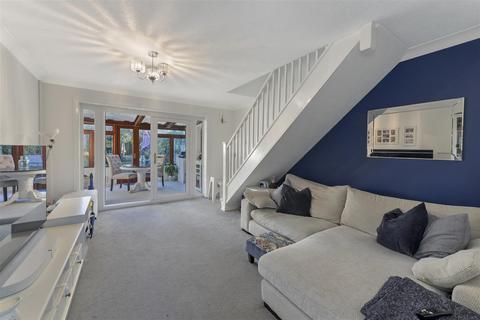 2 Brookdene, Five Oak Green, Tonbridge, TN12 6RX