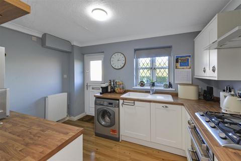 2 Brookdene, Five Oak Green, Tonbridge, TN12 6RX
