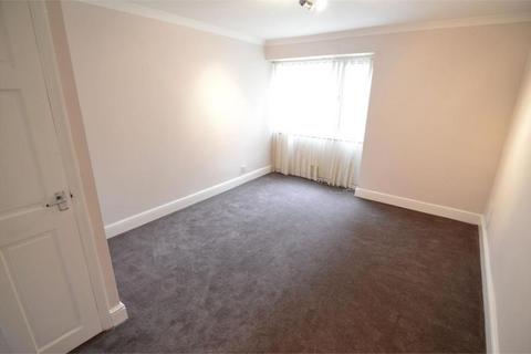 2 bedroom flat for sale, Hillside, Hoddesdon, EN11
