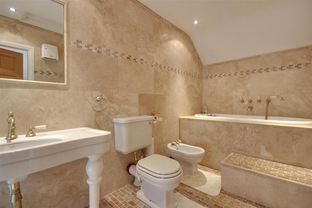 En suite Bath/Shower Room