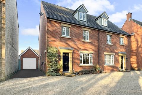 4 Catchpole Drive, Kesgrave, Ipswich, IP5 2HE