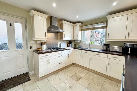 4 Catchpole Drive, Kesgrave, Ipswich, IP5 2HE