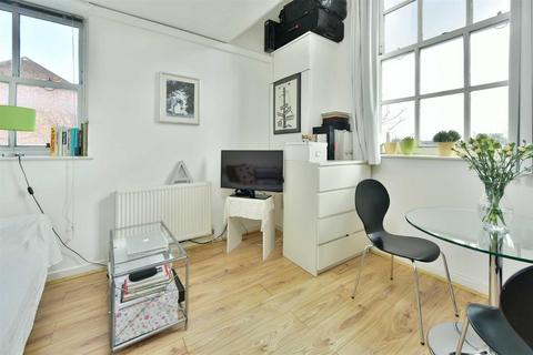 1 bedroom flat to rent, Dalgarno Gardens, Ladbroke Grove