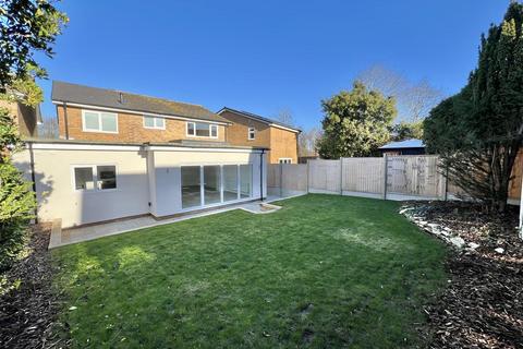2 Tomlyns Close, Hutton, Brentwood, CM13 1PU