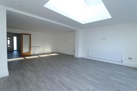 2 Tomlyns Close, Hutton, Brentwood, CM13 1PU