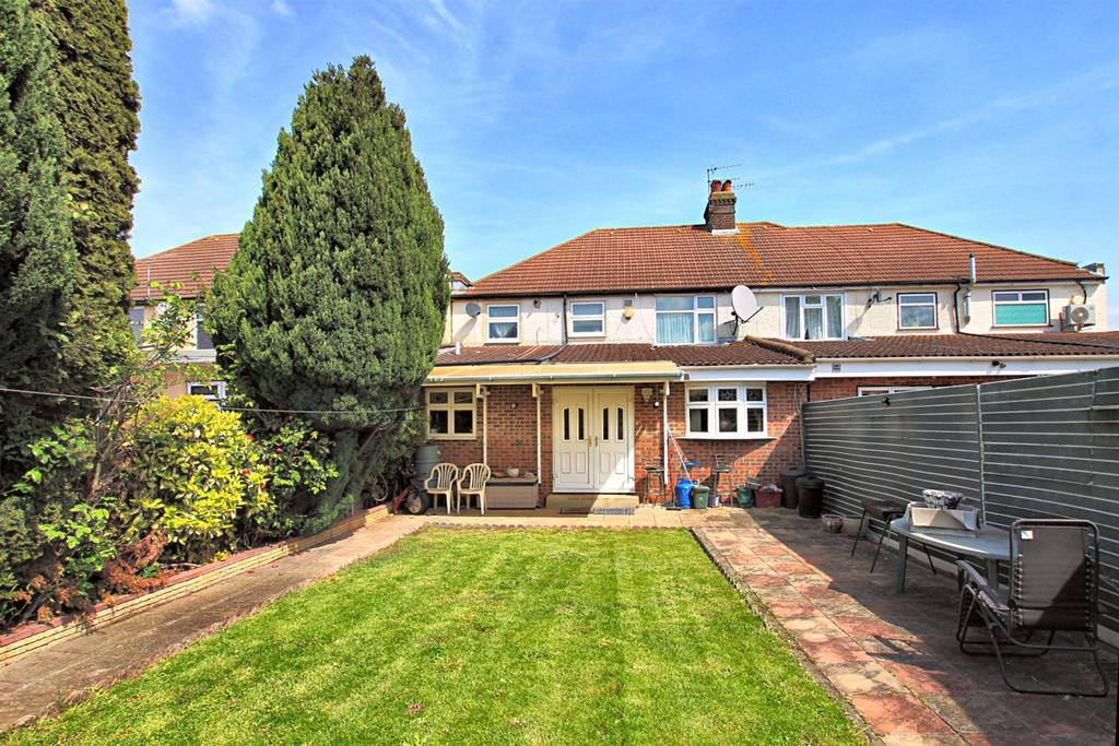 Bath Road, Hounslow TW5 5 bed semidetached house £709,950