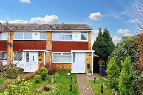 3 bedroom end of terrace house for sale, Sark Close, Heston TW5
