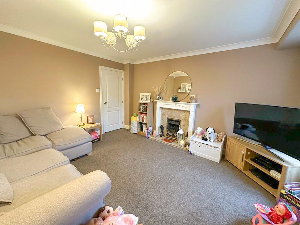 The Ridings, Utley, Keighley 3 bed semidetached house for sale £239,950